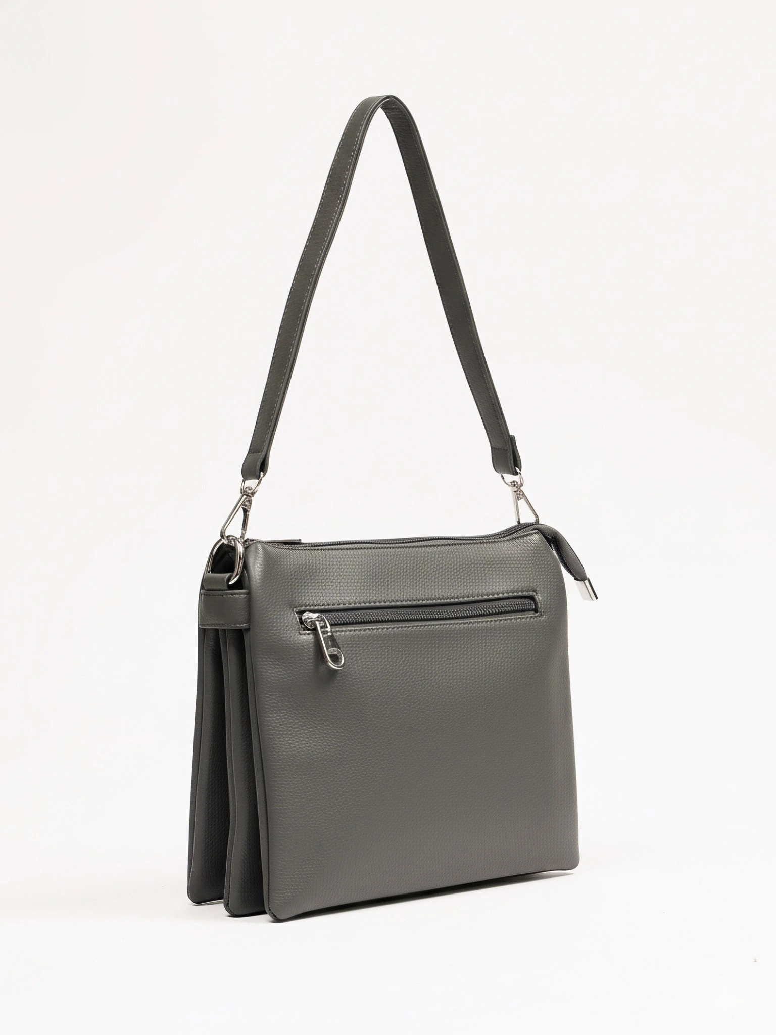 Сумка-кроссбоди с декоративным патчем в ассортименте